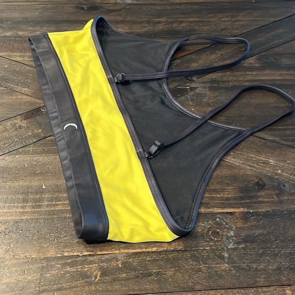 ZYIA 🌙 | Active Neon Yellow and Black - Light & Tight Sports Bra XXXL - Picture 3 of 9